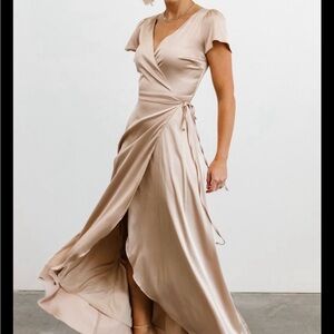 Elegant Tan and Gold Maxi Gown with Flutter Sleeves and V-Neck for Cocktail